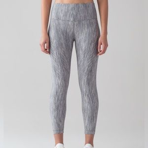 Lululemon 25” Wunder Under “Luon Arrow Jacquard Battleship Silver Soup”